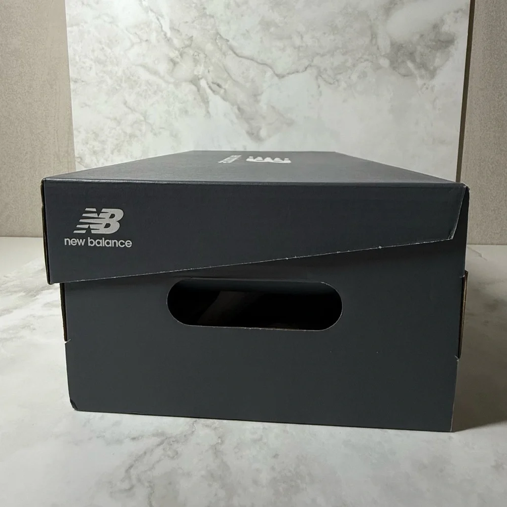New Balance | Empty 9060 Shoe Box | Gray